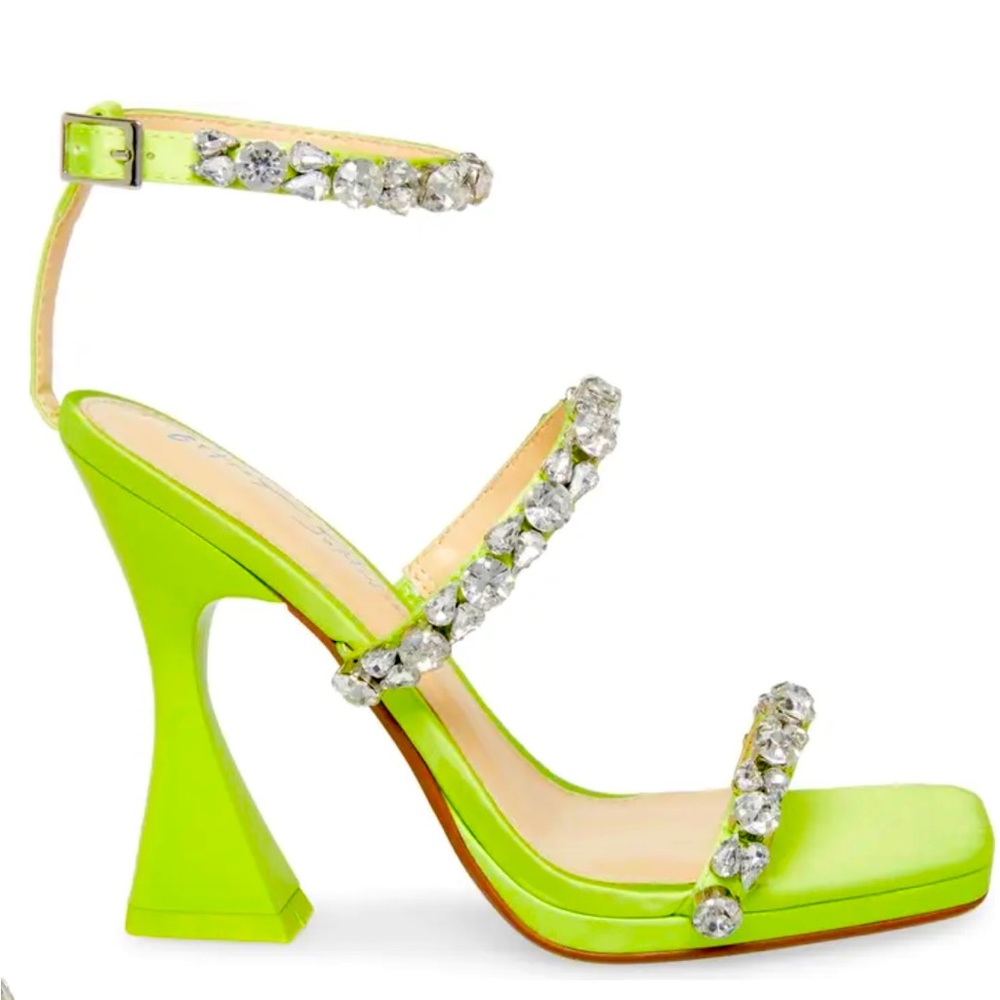 4" heel, Open toe, Adjustable ankle strap with buckle closure